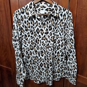 Chico's leopard 🐆 print button down blouse EUC